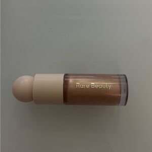 Rare Beauty Liquid Highlighter - Mesmerize